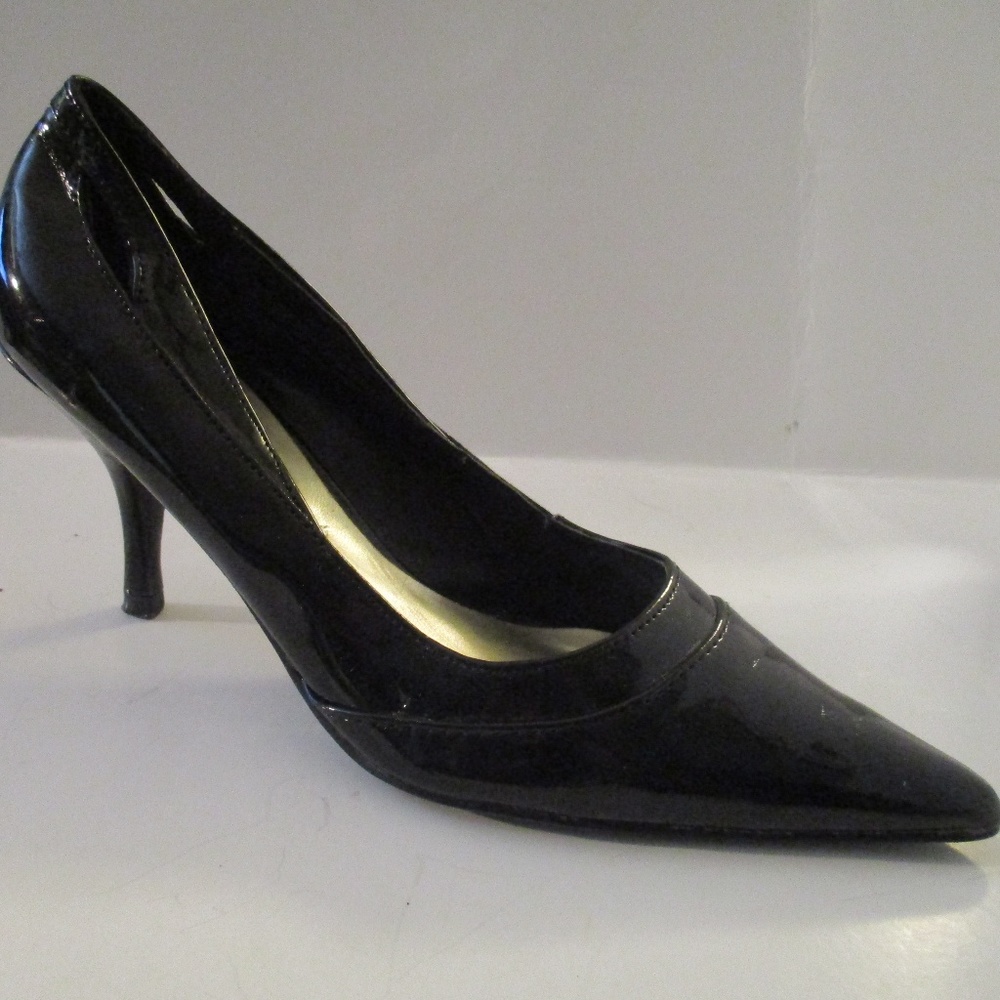 Paprika Black Patent Pointed Toe Pumps